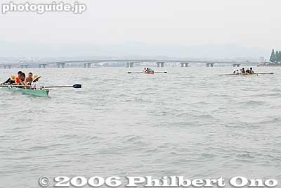Toward Omi Ohashi Bridge. 近江大橋
Keywords: shiga lake biwako shuko rowing around