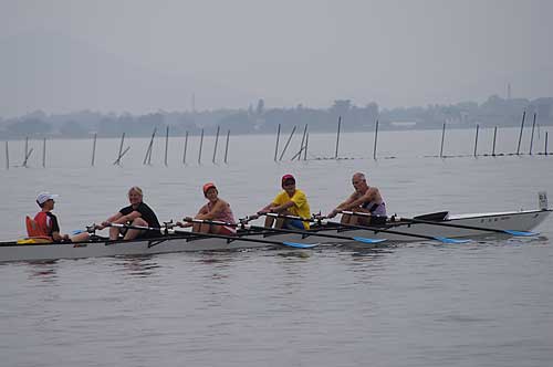 Rowing to Hotel Laforet beach.
