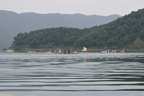 Rowing away from Kaizu-Osaki.
