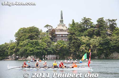 Takeshima is a small island with only Nichiren Buddhist temple and the priest's family living on the island. Accessible by boat from Hikone, Shiga Prefecture.
Keywords: shiga hikone takeshima lake biwa fisa world rowing tour biwako lake biwa boats 