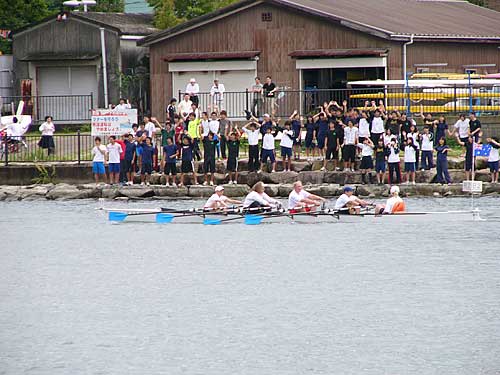 This part of Seta River has numerous rowing club houses, most are affiliated with universities.
