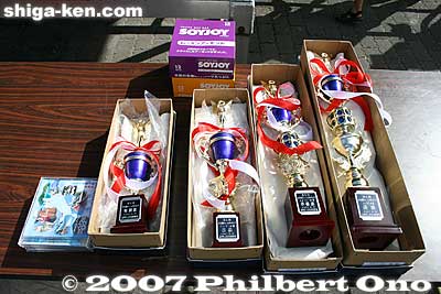 1st, 2nd, and 3rd place winning teams received a trophy, certificate, and [url=http://photoguide.jp/txt/Lake_Biwa_Rowing_Song]Lake Biwa Rowing Song CD[/url]. The CD was donated by Philbert Ono.
Keywords: shiga otsu lake biwa regatta boat race