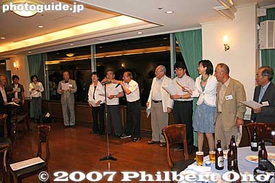 In the end, we all sang the song, including the mayor of Takashima.
Keywords: shiga takashima imazu-cho biwako shuko no uta lake biwa rowing song boat cruise