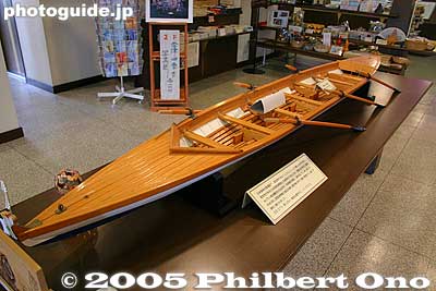 Model of fixed-seat boat, Biwako Shuko no Uta Shiryokan museum
Keywords: shiga takashima imazu lake biwa rowing song biwako shuko no uta boating museum