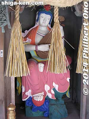 Statue of the goddess Benzaiten at Hogonji, Chikubushima. Benzaiten is the goddess of everything that flows: Water, rivers, music, etc. 弁才天
Keywords: Shiga nagahama Lake Biwa Chikubushima Hogonji