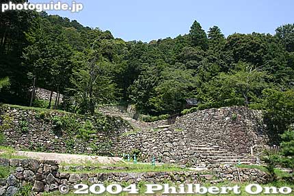 Site of Hashiba Hideyoshi's quarters at Azuchi Castle.
Keywords: shiga prefecture azuchi castle shigabesthist