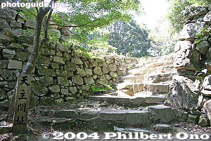 Steps to castle tower foundation
Keywords: shiga prefecture azuchi castle