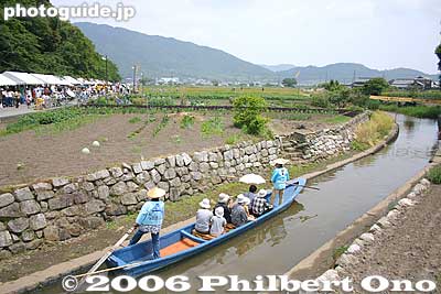 Boat ride along the moat of Azuchi Castle.
Keywords: shiga azuchi-cho nobunaga festival matsuri6 shigabestmatsuri