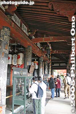 Hondo
Pilgrims often come and chant.
Keywords: shiga prefecture omi-hachiman chomeiji temple saigoku pilgrimage