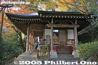 Onegai Jizo-do Hall おねがい地蔵堂
Keywords: shiga prefecture omi-hachiman castle fall autumn colors