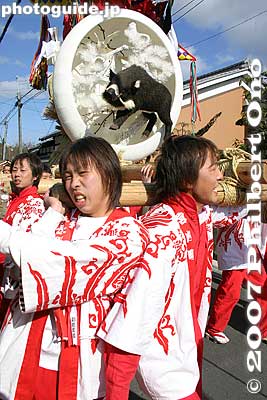 Keywords: shiga omi-hachiman sagicho matsuri festival float boar