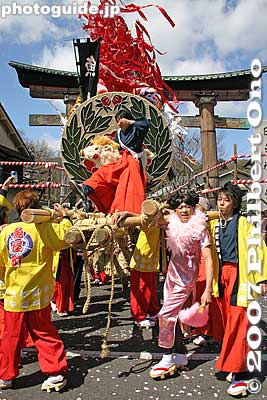 [b]Uwai-cho float[/b]. 魚屋町のだし
Keywords: shiga omi-hachiman sagicho matsuri festival float boar