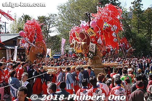 From 2 pm, the procession starts and the floats start to exit the shrine. 
Keywords: shiga omi hachiman sagicho matsuri festival float 2018 dog
