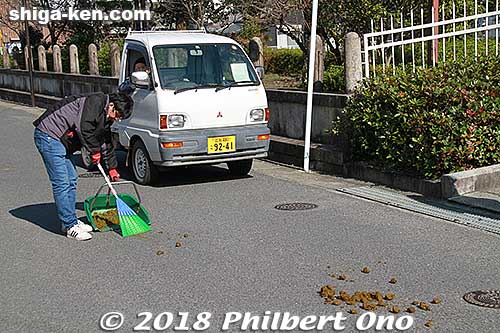 Cleanup crew.
Keywords: shiga omi hachiman sagicho matsuri festival float 2018 dog