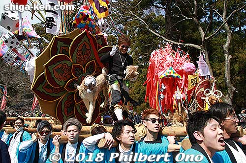 Shichikukai float. 紫竹会
Keywords: shiga omihachiman sagicho matsuri festival float 2018 dog