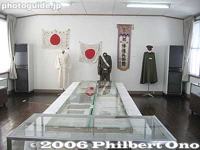 Connected to the Local Artifacts Museum is the History and Folklore Museum (Rekishi Minzoku Shiryokan) 歴史民族資料館
Keywords: shiga omi-hachiman merchant home omi shonin