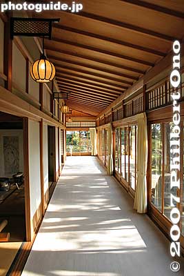 Corridor to rooms and garden.
Keywords: shiga higashiomi gokasho omi ohmi shonin merchant home house