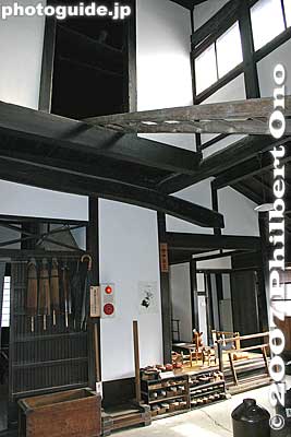 Swing-down ladder to enter upper floor.
Keywords: shiga higashiomi gokasho omi ohmi merchant home house