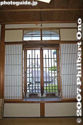 Window
Keywords: shiga higashiomi gokasho omi shonin merchant homes houses Nakae Jungoro