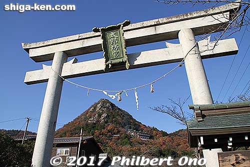 Second torii to Tarobogu Shrine.
Keywords: shiga higashiomi tarobogu aga shrine