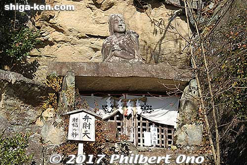 Benzaiten, goddess of music has her own little shrine. Not just a statue.
Keywords: shiga higashiomi tarobogu aga shrine