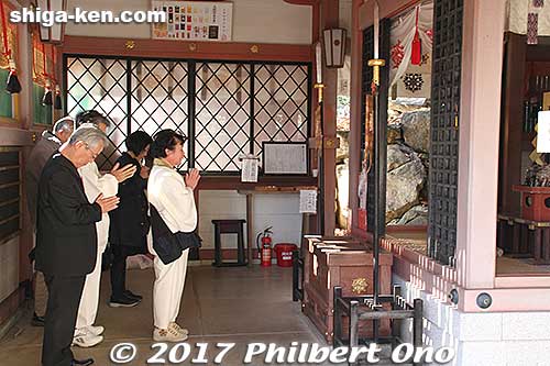 Ichigansha Shrine 一願社 (一願成就社). Pray here for success or victory.
Keywords: shiga higashiomi tarobogu aga shrine