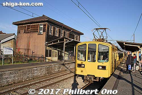 Train going to Omi-Hachiman from Shin-Yokaichi Station.
Keywords: shiga higashiomi shin-yokaichi station omi ohmi railways