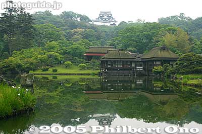 Built as a castle garden in 1677 by Ii Naooki, the fourth lord of Hikone Castle. The garden has representations of the Eight Views of Omi, Chikubushima island, and the Shiraishi rocks in Lake Biwa.
Keywords: shiga hikone castle genkyuen japanese garden tea house