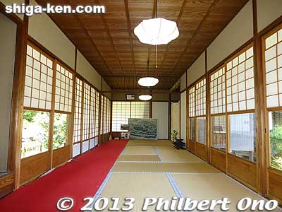 Inside Hosho-dai tea house. They actually serve tea for a fee. 鳳翔台
Keywords: shiga hikone castle genkyuen japanese garden