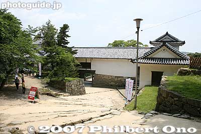 Rear view of Tenbin Yagura turret. 
Keywords: shiga hikone castle