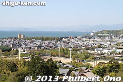 View from Honmaru compound, looking toward Lake Biwa.
Keywords: shiga hikone castle