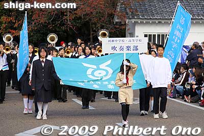 Kawase Junior and Senior High School band.
Keywords: shiga hikone castle parade festival matsuri