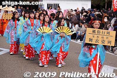 Dancers from Muromachi Period (1337-1573)
Keywords: shiga hikone castle parade festival matsuri