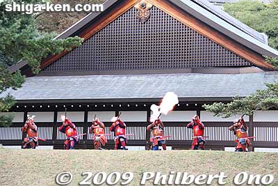 They fire their matchlock guns.
Keywords: shiga hikone castle parade festival matsuri 