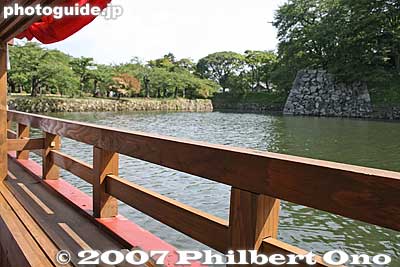 It certainly gives you a different perspective of the castle as you see the moat, castle tower, and bridges from the water. The ride costs 1,200 yen.
Keywords: shiga hikone castle moat boat ride yakata-bune stone wall