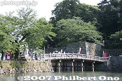 Keywords: shiga hikone castle moat boat ride yakata-bune stone wall bridge