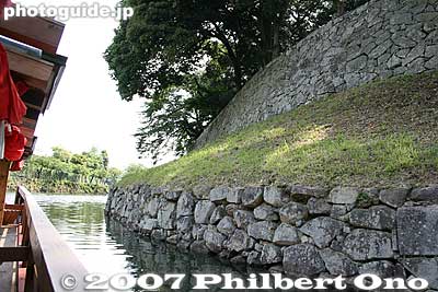 Also see my [url=http://www.youtube.com/watch?v=VgIjFf_955g]YouTube video here.[/url]
Keywords: shiga hikone castle moat boat ride yakata-bune stone wall