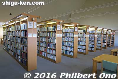 Inside the library (school ID required to enter).
Keywords: shiga hikone university of prefecture