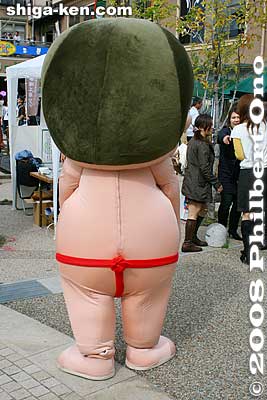 A baby sumo wrestler?
Keywords: shiga hikone mascot character costume yuru-kyara festival matsuri 