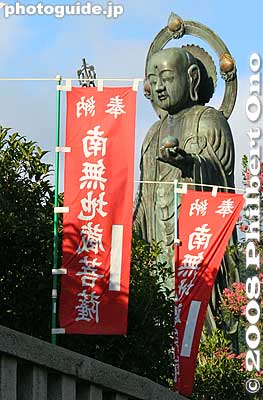 Jizo statue
Keywords: shiga nagahama kinomoto-cho jizo-in buddhist temple ennichi summer festival matsuri crowds