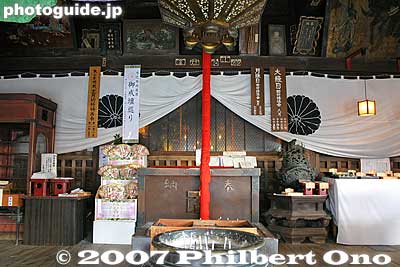 Altar straight ahead.
Keywords: shiga nagahama kinomoto-cho jizo-in buddhist temple