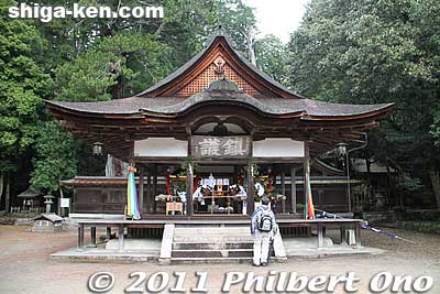 Haiden Hall with two mikoshi portable shrines.
Keywords: shiga koka aburahi matsuri shrine 
