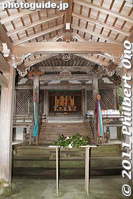 Aburahi Shrine Honden hall.
Keywords: shiga koka aburahi matsuri shrine 