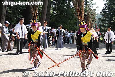 Kenketo Odori dance at Tagi Shrine, Tsuchiyama, Shiga.
Keywords: shiga koka tsuchiyama tagi jinja shrine shinto kenketo matsuri5 festival odori dance 