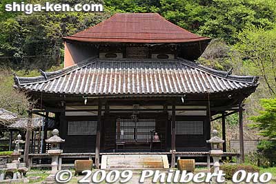 Daikoji temple. The current building was reconstructed in 1715. It is one of the 33 temples on the Saigoku Pilgrimage in western Japan. 大岡寺
Keywords: shiga koka minakuchi-juku tokaido road post town 