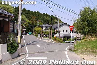 Further east is the Higashi-Mitsuke Gate. 
Keywords: shiga koka minakuchi-juku tokaido road post town 