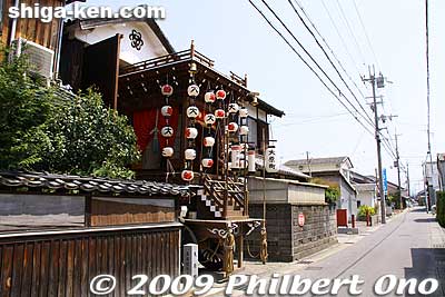 Each of the hikiyama floats are named after their respective neighborhoods.
Keywords: shiga koka minakuchi hikiyama matsuri festival floats  