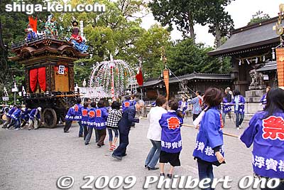 Gofuku-machi hikiyama 呉服町
Keywords: shiga koka minakuchi hikiyama matsuri festival floats 