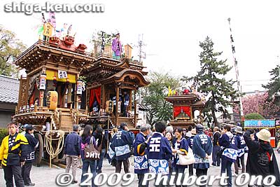 Festival scene at Minakuchi Shrine
Keywords: shiga koka minakuchi hikiyama matsuri festival floats 