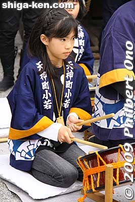 Small taiko player, Tenjin-machi
Keywords: shiga koka minakuchi hikiyama matsuri festival floats 